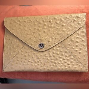STUNNING AUSLINI OSTRICH PRINT LEATHER ENVELOPE CLUTCH NUDE NEW